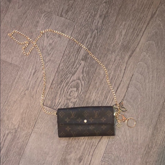 Louis Vuitton Handbags - Louis Vuitton Sarah Small Crossbody Bag/Wallet